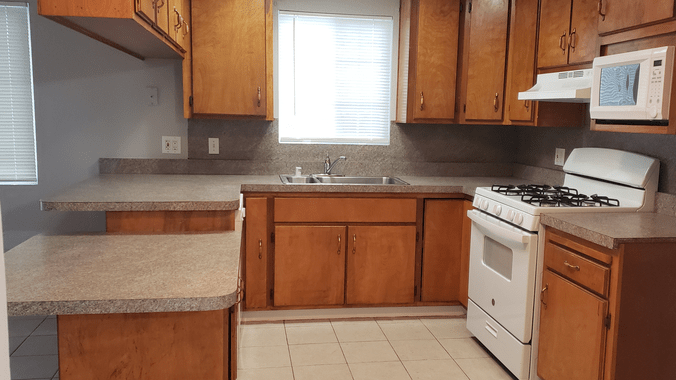 198-E-15th-St-Pittsburg-CA-Kitchen-Croskey Real Estate - Property Management in California Bay area